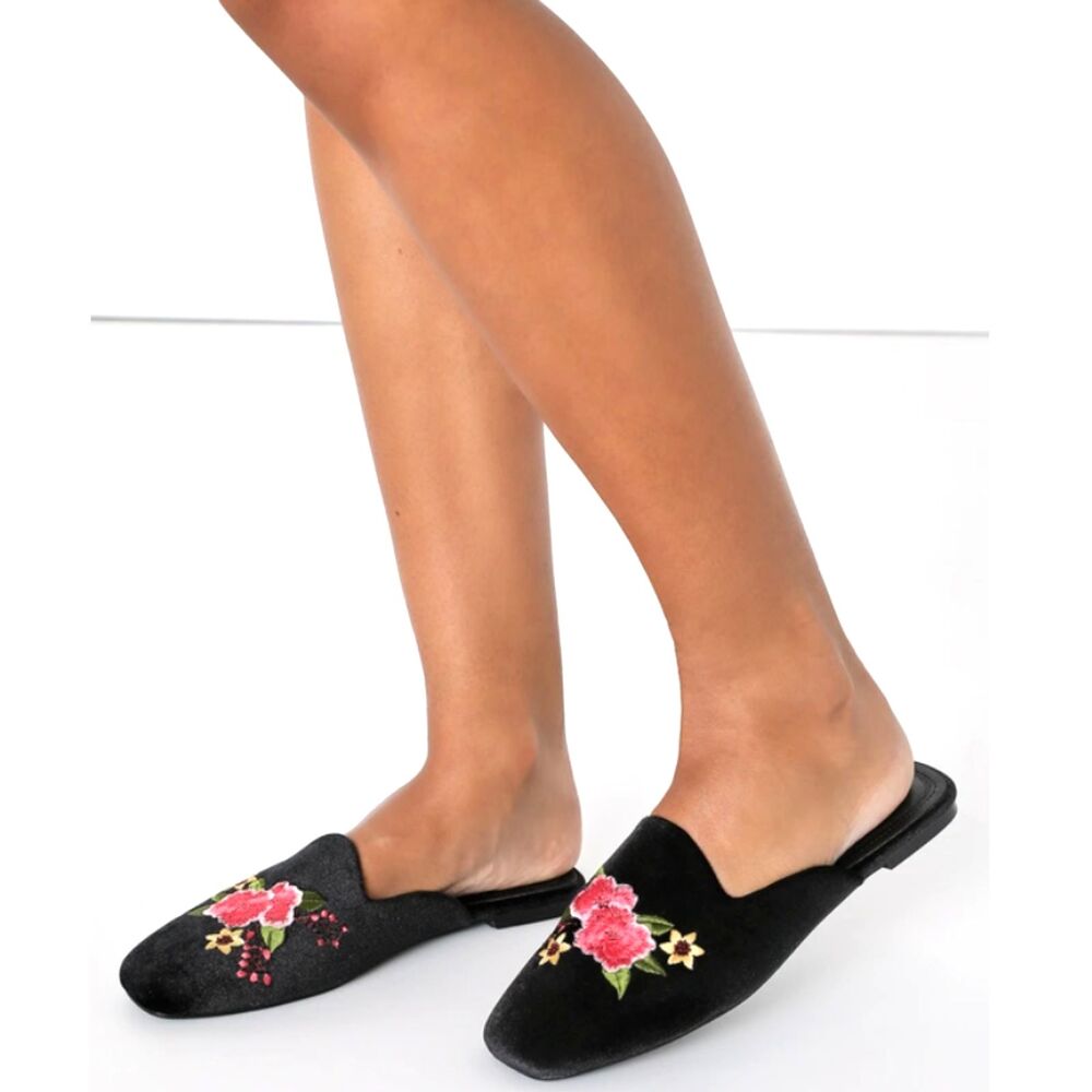 Lulu's Maggy Black‎ Velvet Embroidered Square-Toe Loafer Slides Size 9